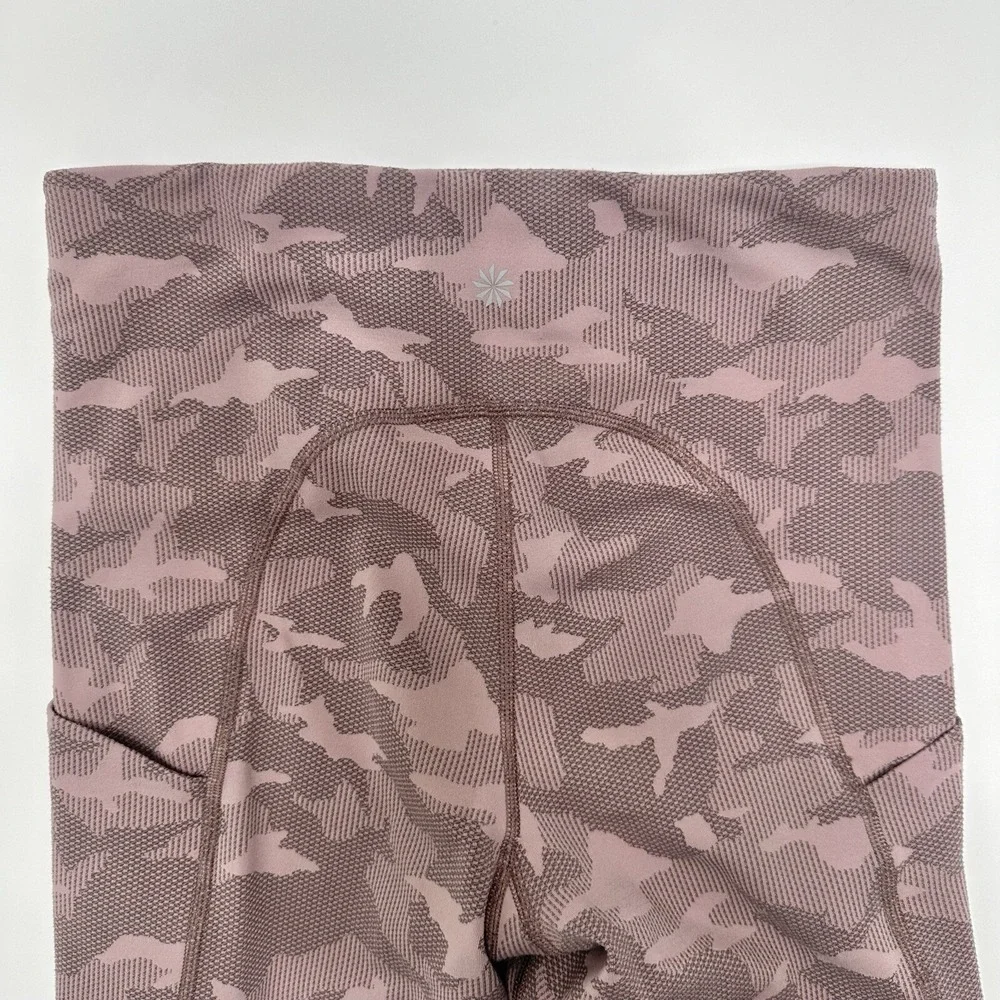 ATHLETA Womens Small TALL Pink Ultimate Stash Pocket Texture Camo Capri Leggings